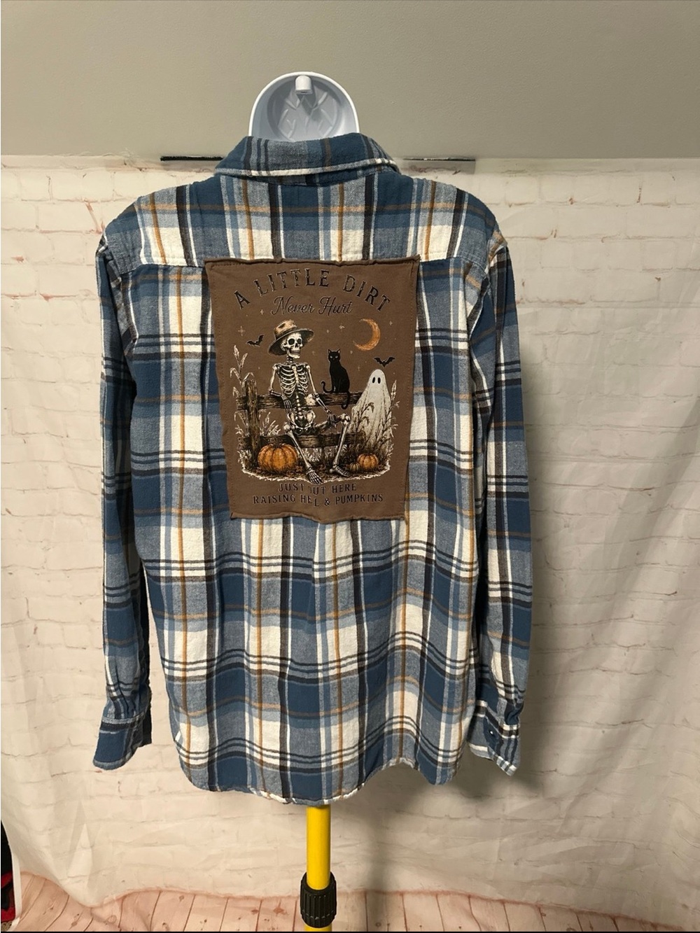 Upcycled Halloween Skeleton Cat Ghost Scene Tee Flannel
Sz L